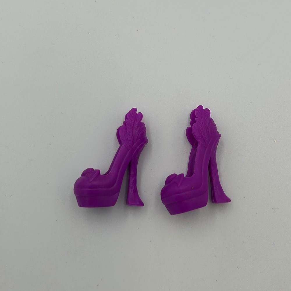 Monster High CAM Inner Monster Spooky Sweet Frightfully Fierce Heel Shoes